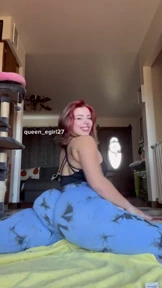 Big assed pawg stretches and rides a dildo in high definition porn video